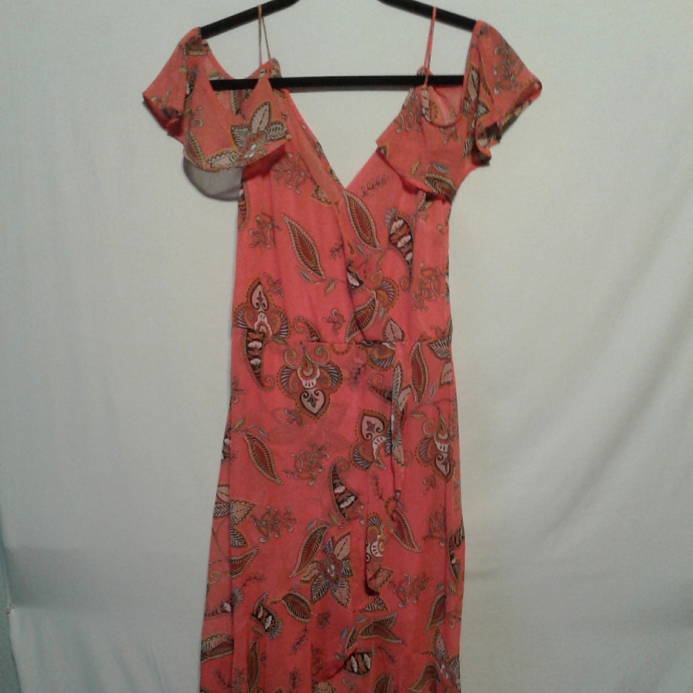 Beautiful Dress - Picture 2 of 4